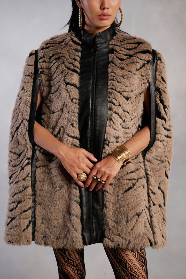 Taylor Brown Animal Patterned Fur Cape - Zabella